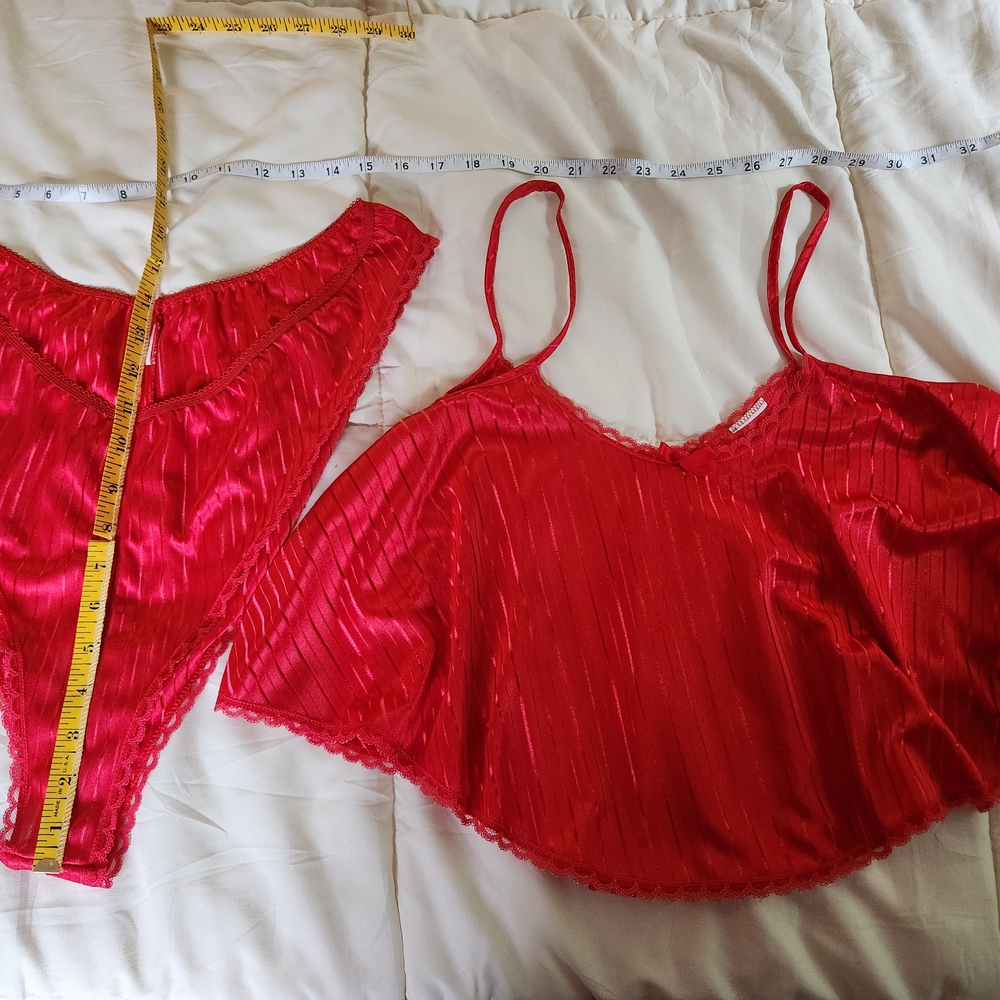 Undercover Ware Vintage Elegant Red Chemise Set